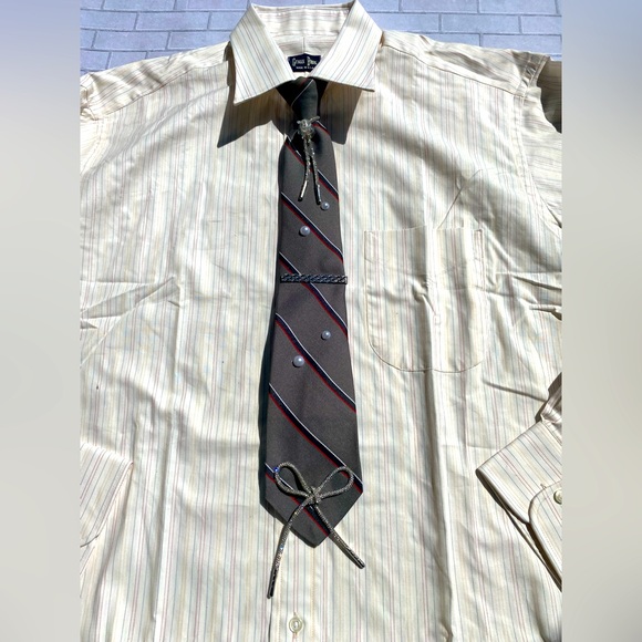 Unique Vintage Junk Ties - Picture 1 of 9